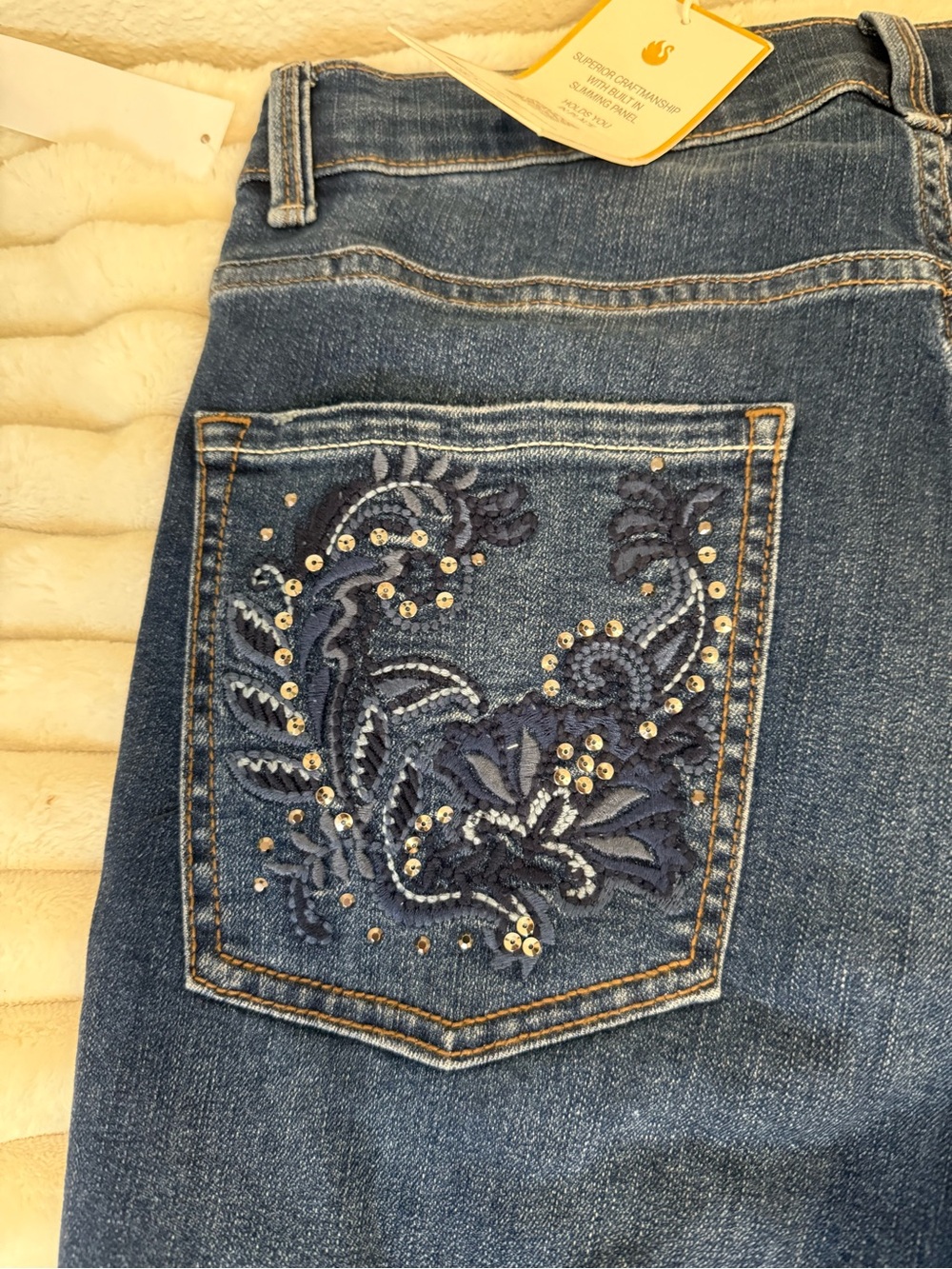 Gloria Vanderbilt Dakota flare leg jeans size 6 - Picture 10 of 11